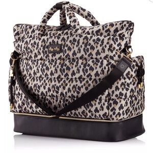 Itzy Ritzy Dream Weekender Bag in Leopard print NWOT